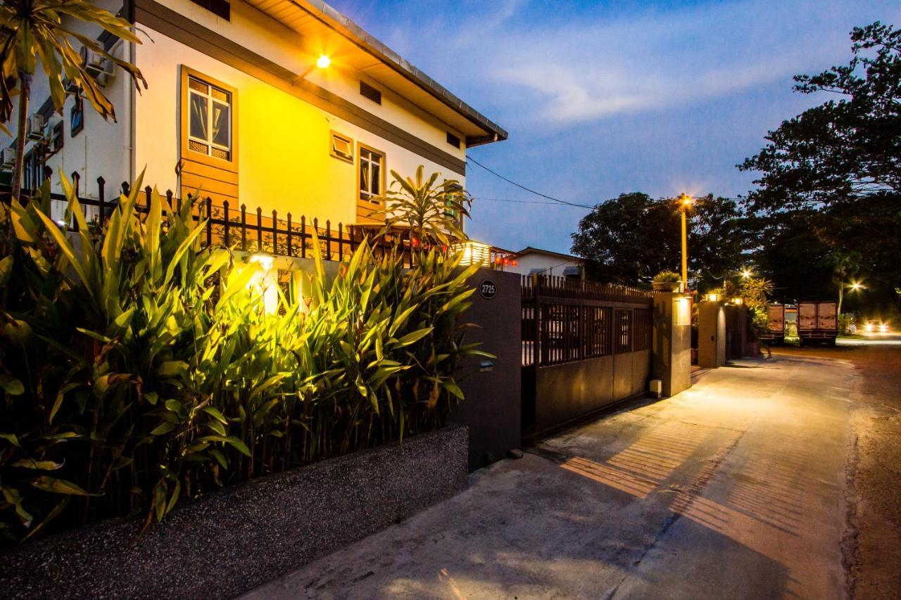 Value Inn Homestay Бътъруърт Екстериор снимка