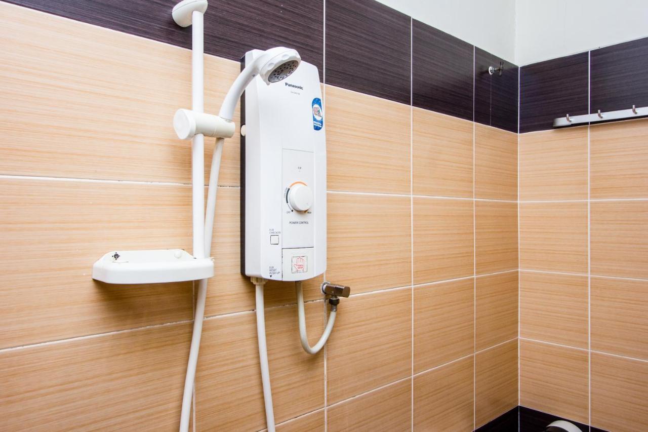 Value Inn Homestay Бътъруърт Екстериор снимка